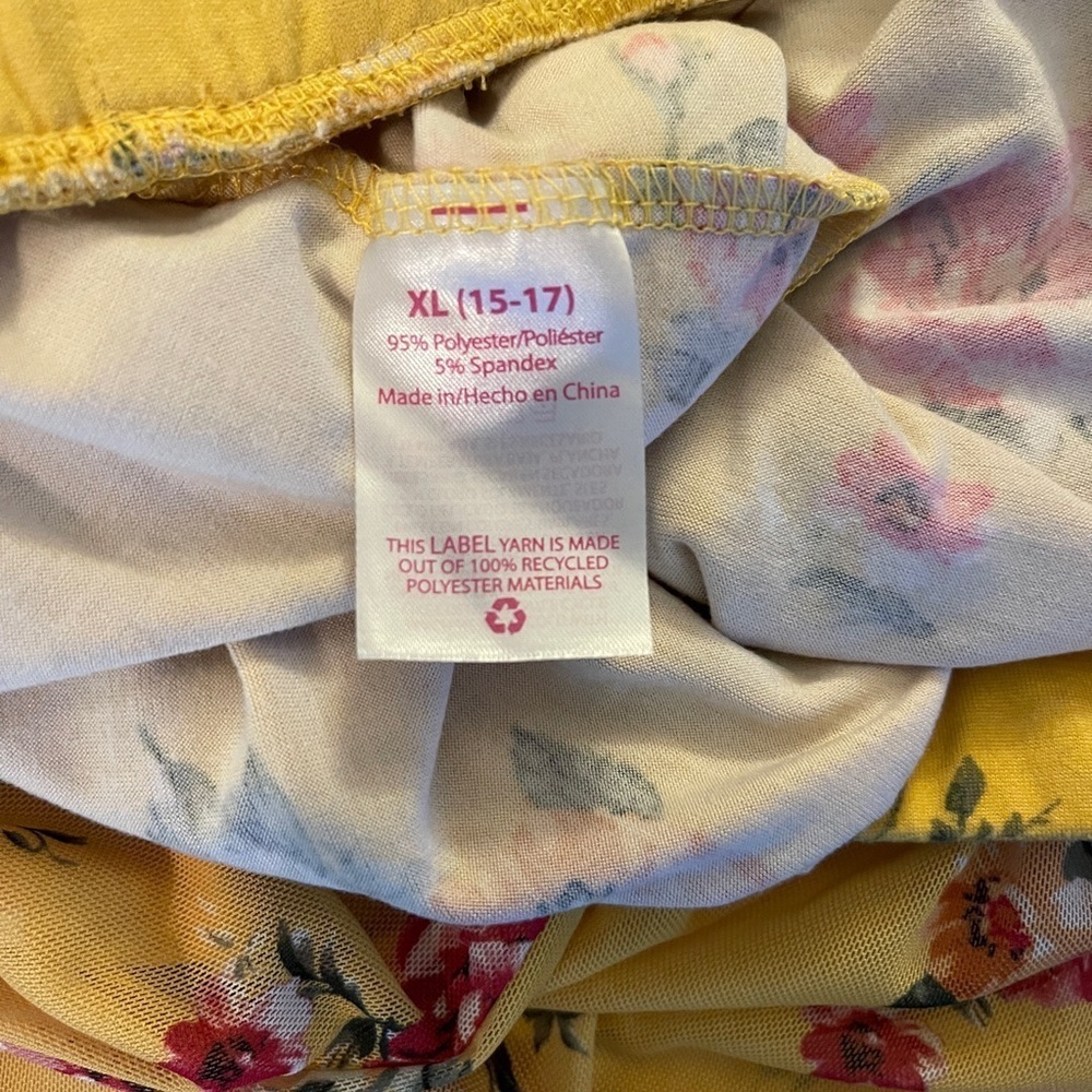No Boundries yellow floral pull on skort in Jr size XL (15-17). - Picture 6 of 8